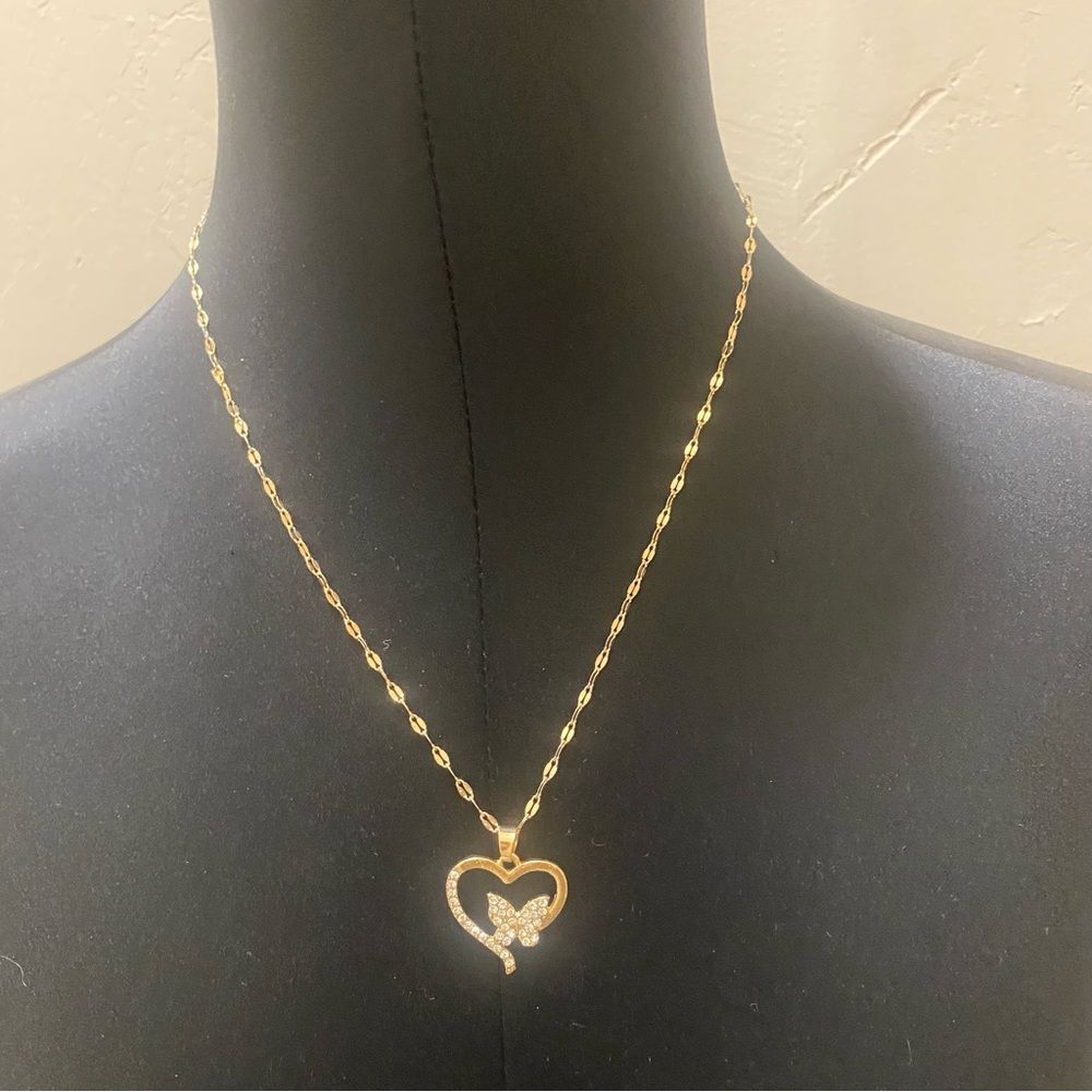 Elegant Gold toned Heart Pendant Necklace and earrings set with crystals NWT